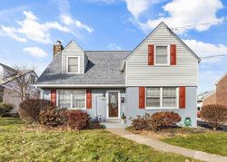  Devon Ln, Drexel Hill PA