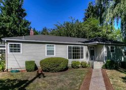 Pre-foreclosure in  WALLACE RD NW Salem, OR 97304