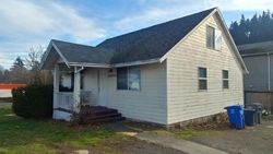 Pre-foreclosure in  SE DIVISION ST Portland, OR 97266