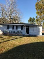 Pre-foreclosure in  COTTONWOOD LN Orange Park, FL 32073