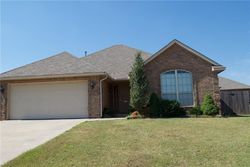 Pre-foreclosure in  SE 21ST CT Choctaw, OK 73020