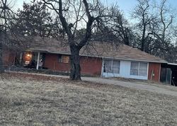 Pre-foreclosure in  LAKEVIEW DR Harrah, OK 73045