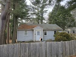  Sycamore St, Holbrook MA