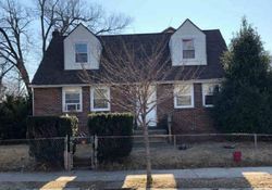 Pre-foreclosure in  PELHAM PL Camden, NJ 08105