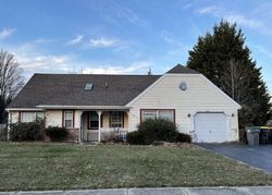 Pre-foreclosure in  TIRANO DR Bear, DE 19701