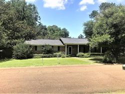 Pre-foreclosure Listing in PECANWOOD DR NATCHEZ, MS 39120