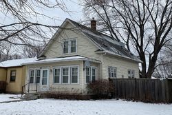 Pre-foreclosure in  PAYNE AVE Saint Paul, MN 55130