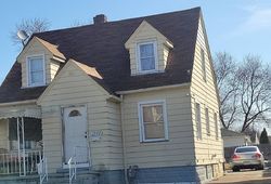 Pre-foreclosure in  HAMILTON AVE Lorain, OH 44052