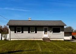 Pre-foreclosure in  BAYLOR AVE Youngstown, OH 44515