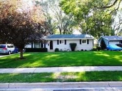 Pre-foreclosure in  INDIANWOOD DR Carol Stream, IL 60188