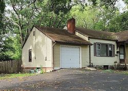 Pre-foreclosure Listing in W 79TH ST OVERLAND PARK, KS 66204