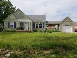 Pre-foreclosure Listing in W SOUTH ST EATON, IN 47338
