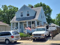 Pre-foreclosure Listing in 1ST ST KEYPORT, NJ 07735