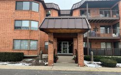 Pre-foreclosure Listing in CLARENDON HILLS RD APT 314 WILLOWBROOK, IL 60527