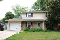 Pre-foreclosure in  BLACKHAWK DR Elgin, IL 60120