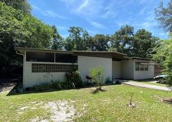 Pre-foreclosure in  NE 11TH DR Gainesville, FL 32609
