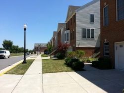 Pre-foreclosure in  NEWCOMER TER Chantilly, VA 20152