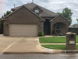 Pre-foreclosure in  SW 40TH ST Mustang, OK 73064