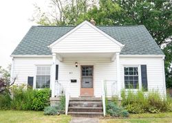 Pre-foreclosure in  ROOSEVELT AVE Elyria, OH 44035