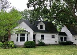 Pre-foreclosure in  BERKLEY RD Elyria, OH 44035