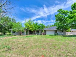 Pre-foreclosure in  108TH AVE NE Norman, OK 73026