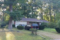 Pre-foreclosure in  SCENIC VIEW DR Akron, OH 44321