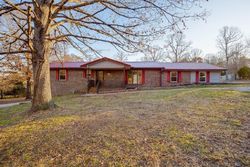 Pre-foreclosure Listing in HIGHWAY 70 W DICKSON, TN 37055