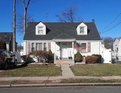 Pre-foreclosure in  WILLRY ST Woodbridge, NJ 07095