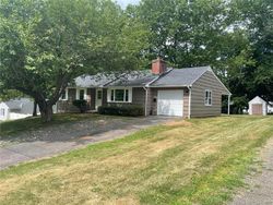  Live Oak Ln, Meriden CT