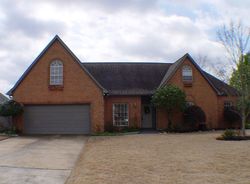 Pre-foreclosure in  CLAYBOURNE CV Olive Branch, MS 38654