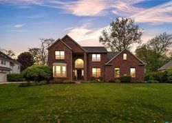 Pre-foreclosure in  WILLOW POND BLVD Sylvania, OH 43560