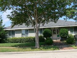 Pre-foreclosure Listing in DAUTERIVE DR CHALMETTE, LA 70043