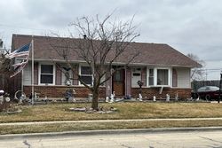 Pre-foreclosure in  BELMONT DR Romeoville, IL 60446