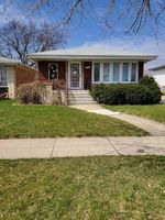 Pre-foreclosure in  IRVING AVE Dolton, IL 60419