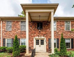 Pre-foreclosure in  STONEHENGE DR  Louisville, KY 40207