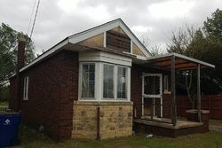 Pre-foreclosure in  S SENECA ST Wichita, KS 67213