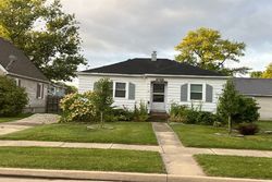 Pre-foreclosure in  W LAFAYETTE ST Ottawa, IL 61350