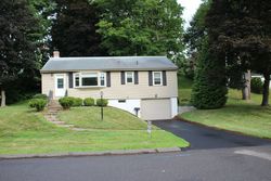 Pre-foreclosure Listing in ROBINDALE DR BERLIN, CT 06037