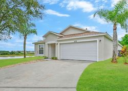Pre-foreclosure in  CHINA BERRY CIR Davenport, FL 33837