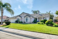 Pre-foreclosure Listing in E ASPEN DR REEDLEY, CA 93654