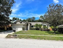 Pre-foreclosure in  CROOKED CREEK DR Ocoee, FL 34761