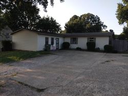 Pre-foreclosure in  E SHELBY DR Memphis, TN 38109