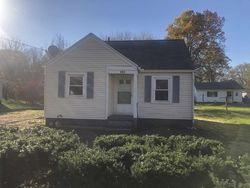 Pre-foreclosure in  N GRANDVIEW AVE South Bend, IN 46619