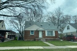  Waldorf St, Roseville MI