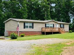 Pre-foreclosure Listing in WHITE TAIL RD BROOKNEAL, VA 24528