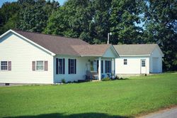 Pre-foreclosure in  OLD SCHOOLHOUSE LN Tennessee Ridge, TN 37178
