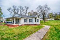 Pre-foreclosure in  MITCHELL AVE Maryville, TN 37804