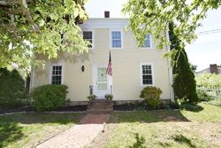 Pre-foreclosure in  WARREN AVE Marshfield, MA 02050