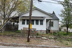 Pre-foreclosure in  HORTON ST Providence, RI 02904
