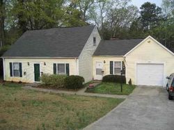 Pre-foreclosure in  RIVER FOREST DR Boiling Springs, SC 29316